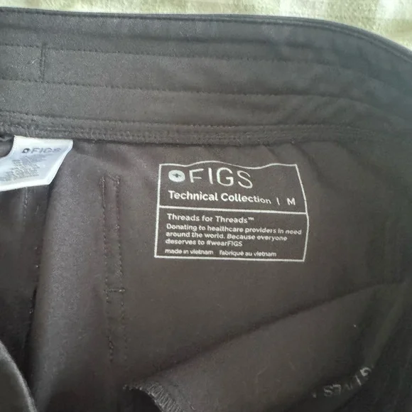 Figs Women's Black Jogger Pants - Picture 2 of 2